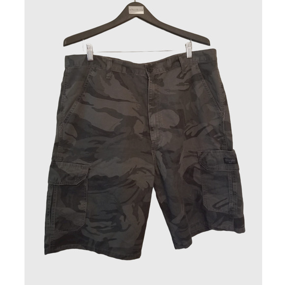 Wrangler Cargo Men's Shorts Camouflage GRAY‎ Size 38 Inseam 10 in - Picture 1 of 9